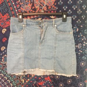 Used only a couple times, forever 21 skirt!